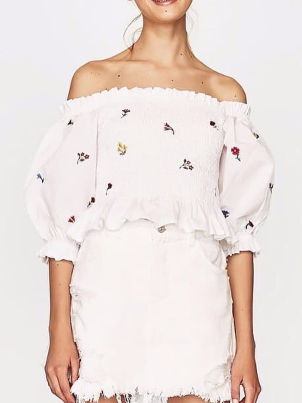 Zara NWOT White Floral Embroidered Off Shoulder Smocked Ruffle Crop Top (Medium) - Picture 3 of 6